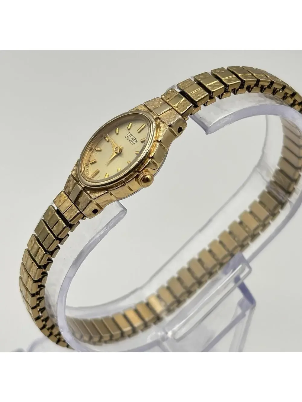 Citizen Vintage 90s Champagne Gold-Tone 17mm Watch w/ Expansion Band 5920-S52446